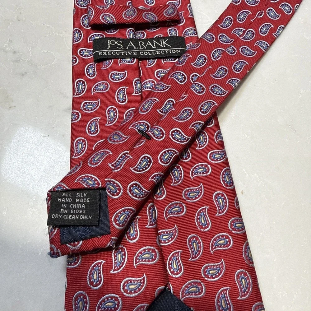 Jos‎ A Bank Executive Collection Jacquard Textured Silk Red Paisley Tie 58X3.5